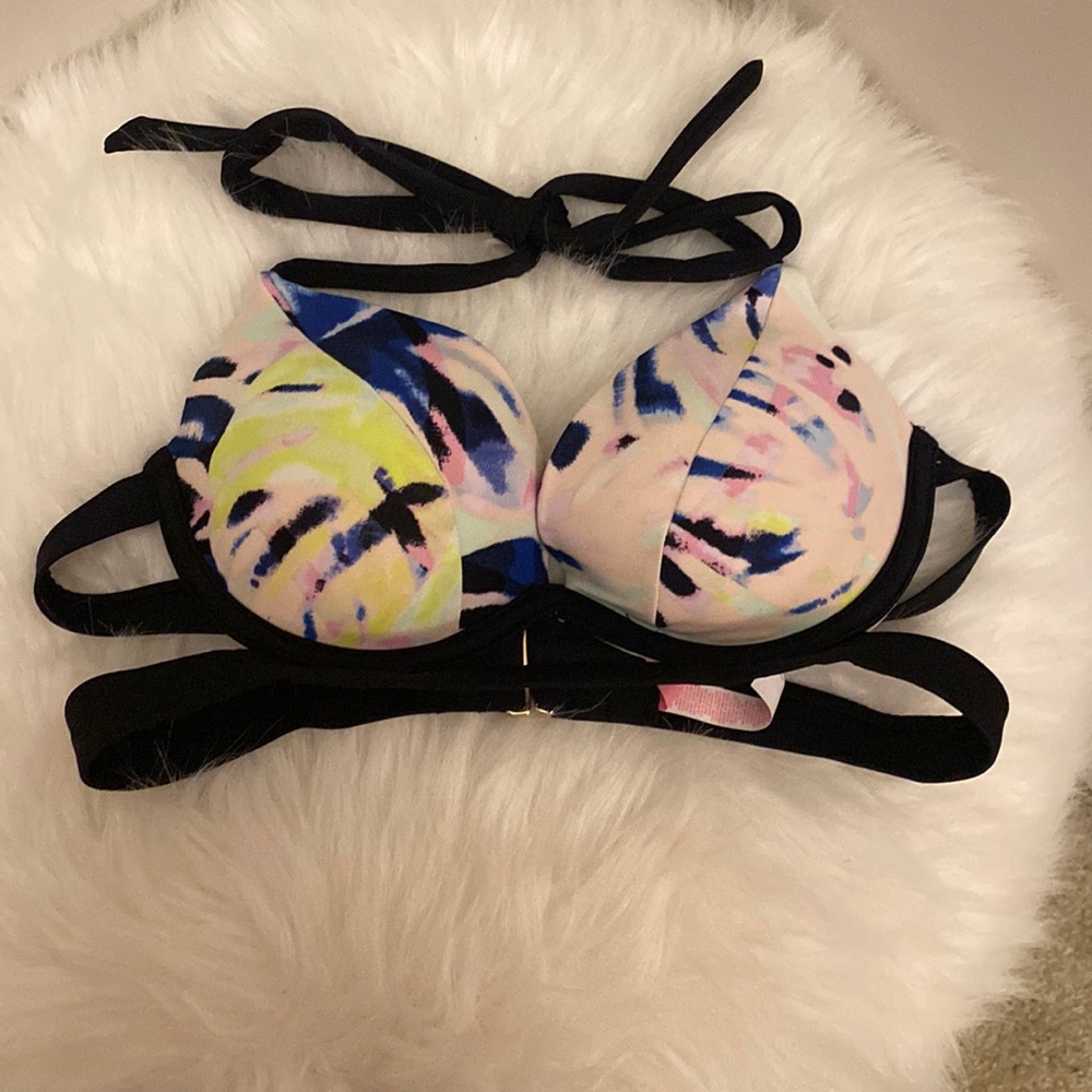 🔥🖤Victoria’s Secret Hottie Halter 34b🖤🔥